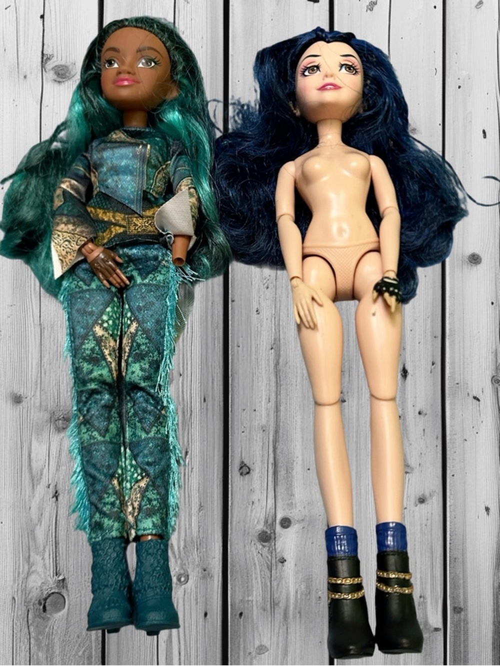 Disney Descendants Dolls Set with Teal Green and Navy Blue Hair